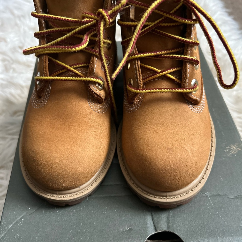 Wheat Lace-Up Timberland Boots